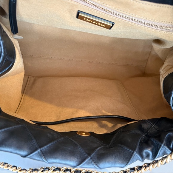 Tory Burch Fleming Black Shoulder Bag with Gold Chain - Picture 4 of 6